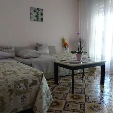 Parenzana Bibali 65 A 52460-buje ブイェ