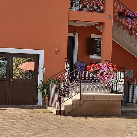 Parenzana Bibali 65 A 52460-buje Buje