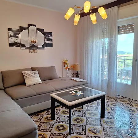 Parenzana Bibali 65 A 52460-buje *