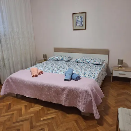 Parenzana Bibali 65 A 52460-buje * Buje