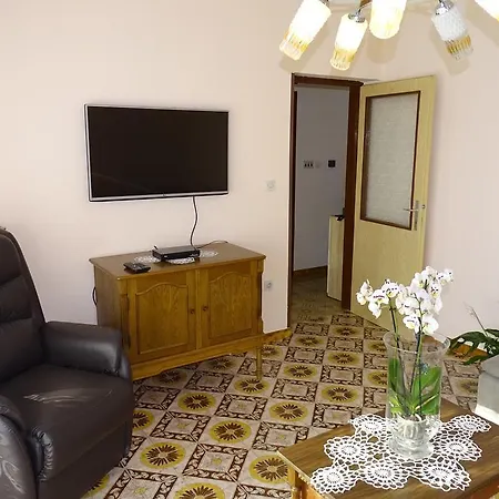 Apartament Parenzana Bibali 65 A 52460-buje Buje
