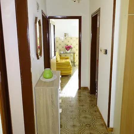 Parenzana Bibali 65 A 52460-buje * Buje