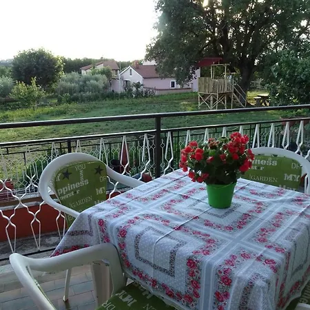 Parenzana Bibali 65 A 52460-buje Buje